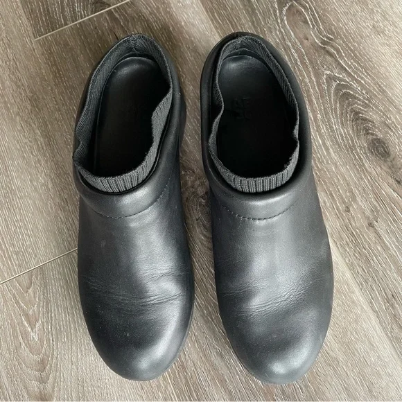 AEBO Women’s Black Capital Leather Comfort Footwear Clogs Size 10 - Picture 3 of 13